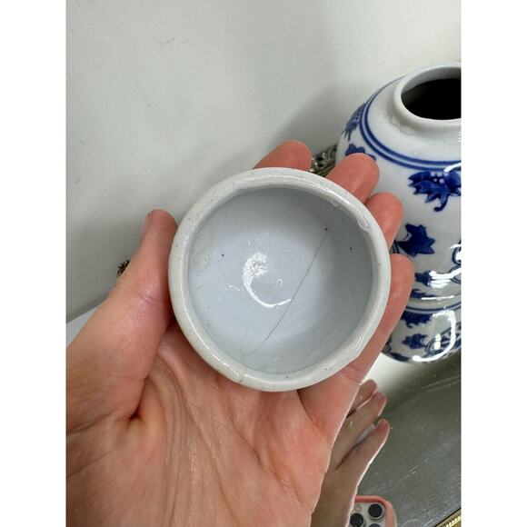 Vintage Asian Ginger Jar With Lid/Asian Marked/Blue/White/Flowers/Porcelain - Picture 6 of 10